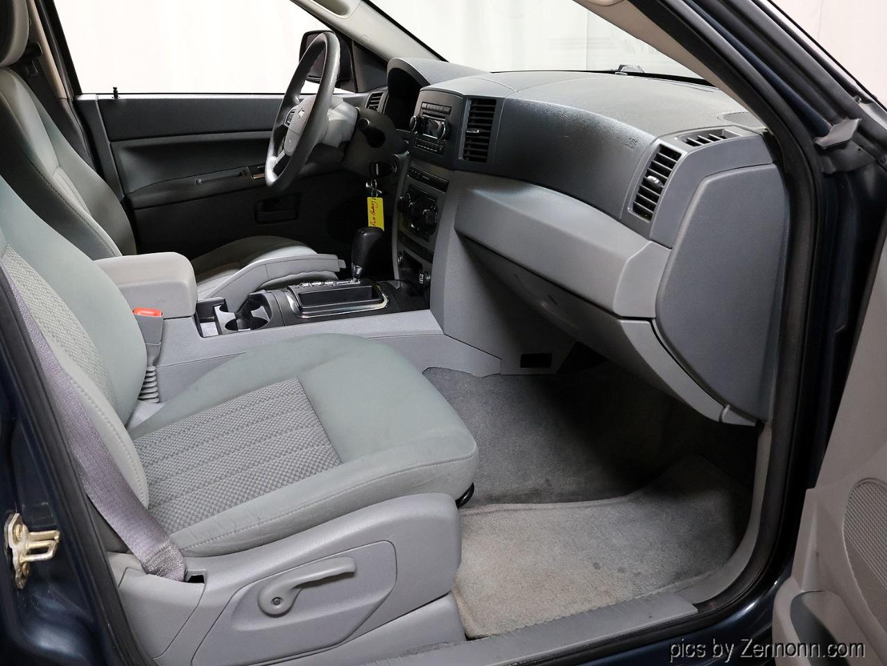 Jeep Grand Cherokee 4dr Laredo 4WD 2006