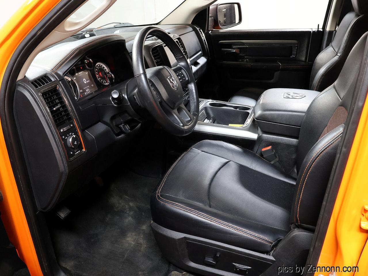 RAM 1500 4WD Crew Cab 140.5" Sport 2017