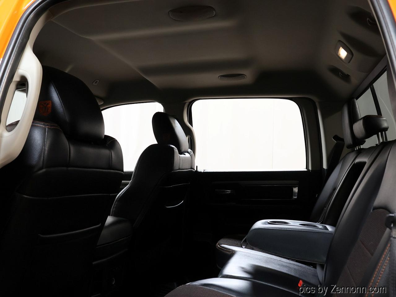 RAM 1500 4WD Crew Cab 140.5" Sport 2017