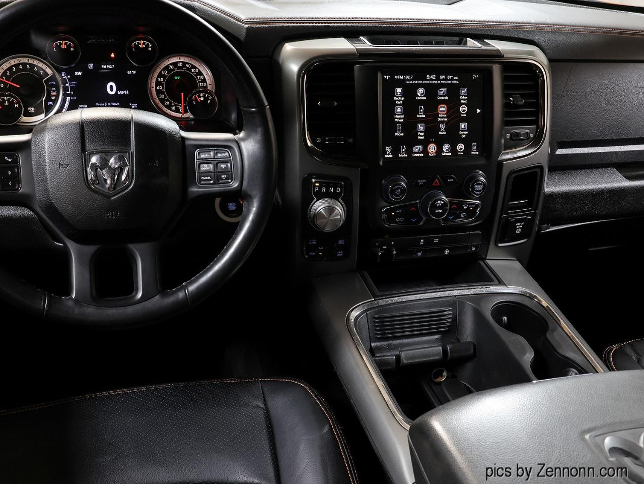 RAM 1500 4WD Crew Cab 140.5" Sport 2017