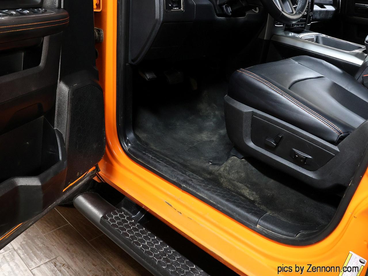 RAM 1500 4WD Crew Cab 140.5" Sport 2017