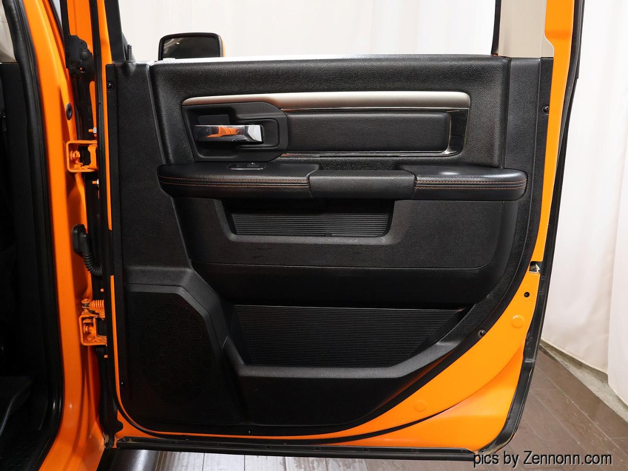 RAM 1500 4WD Crew Cab 140.5" Sport 2017