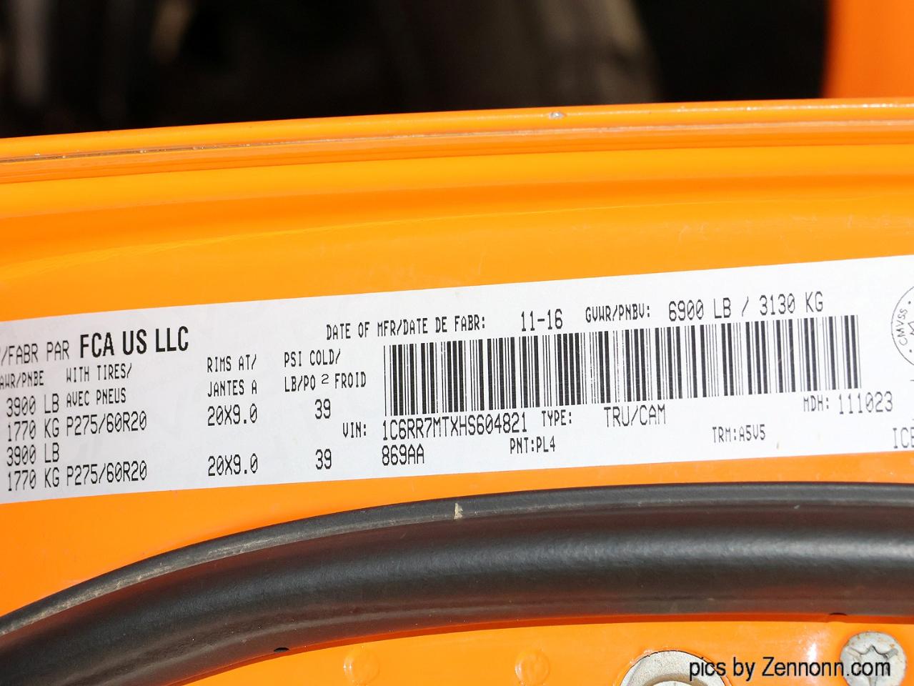 RAM 1500 4WD Crew Cab 140.5" Sport 2017