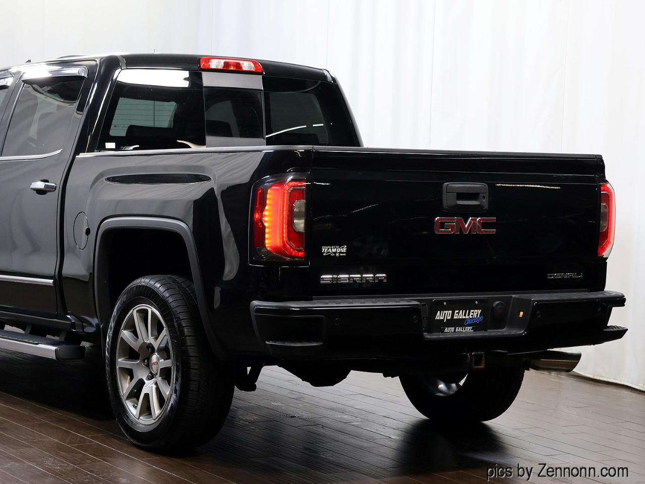 GMC Sierra 1500 4WD Crew Cab 143.5" Denali 2018