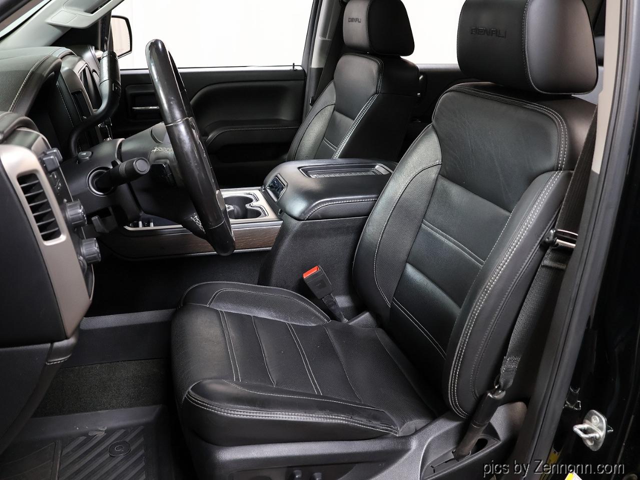 GMC Sierra 1500 4WD Crew Cab 143.5" Denali 2018