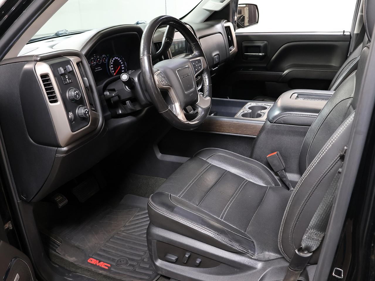 GMC Sierra 1500 4WD Crew Cab 143.5" Denali 2018