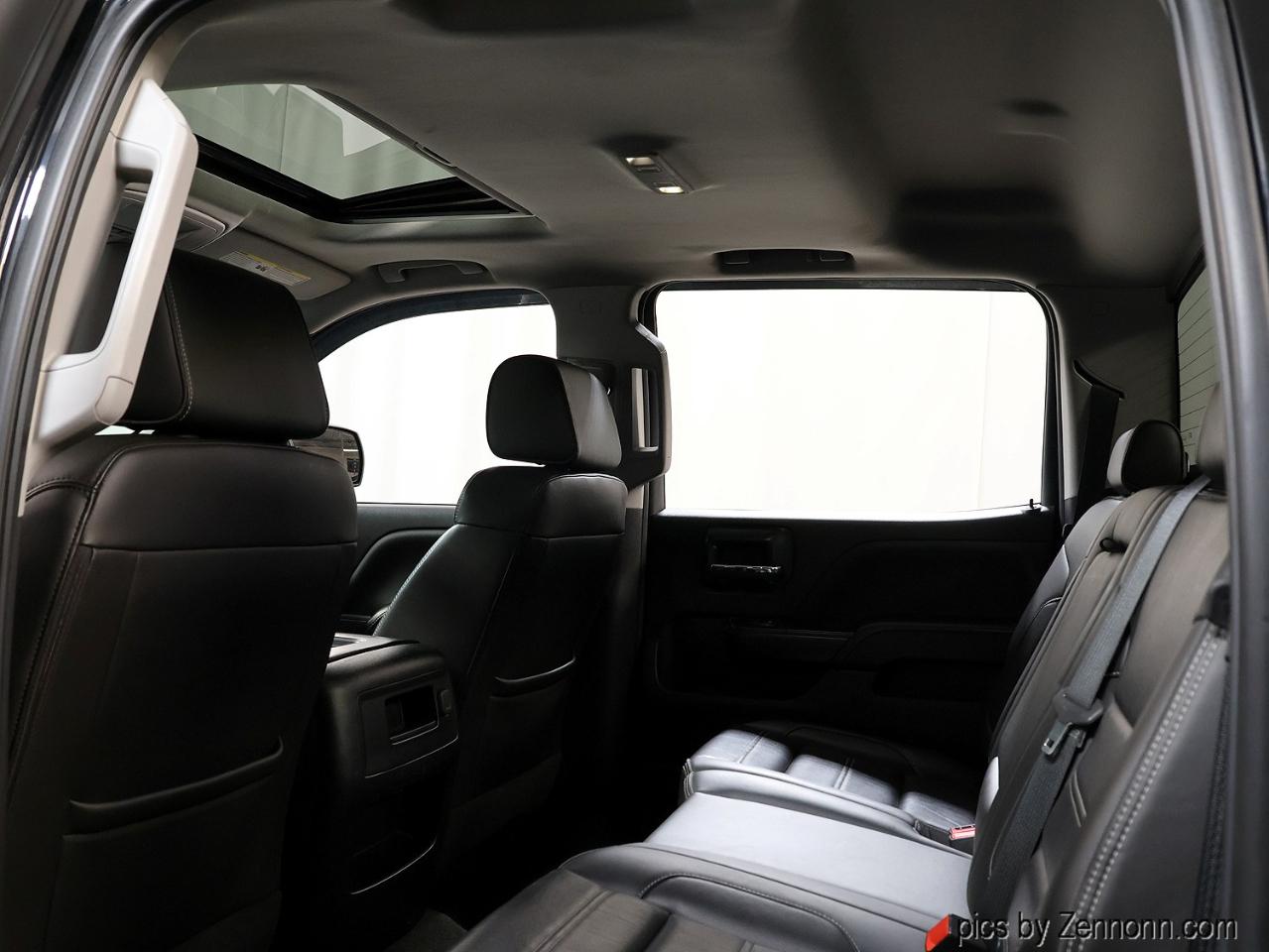 GMC Sierra 1500 4WD Crew Cab 143.5" Denali 2018