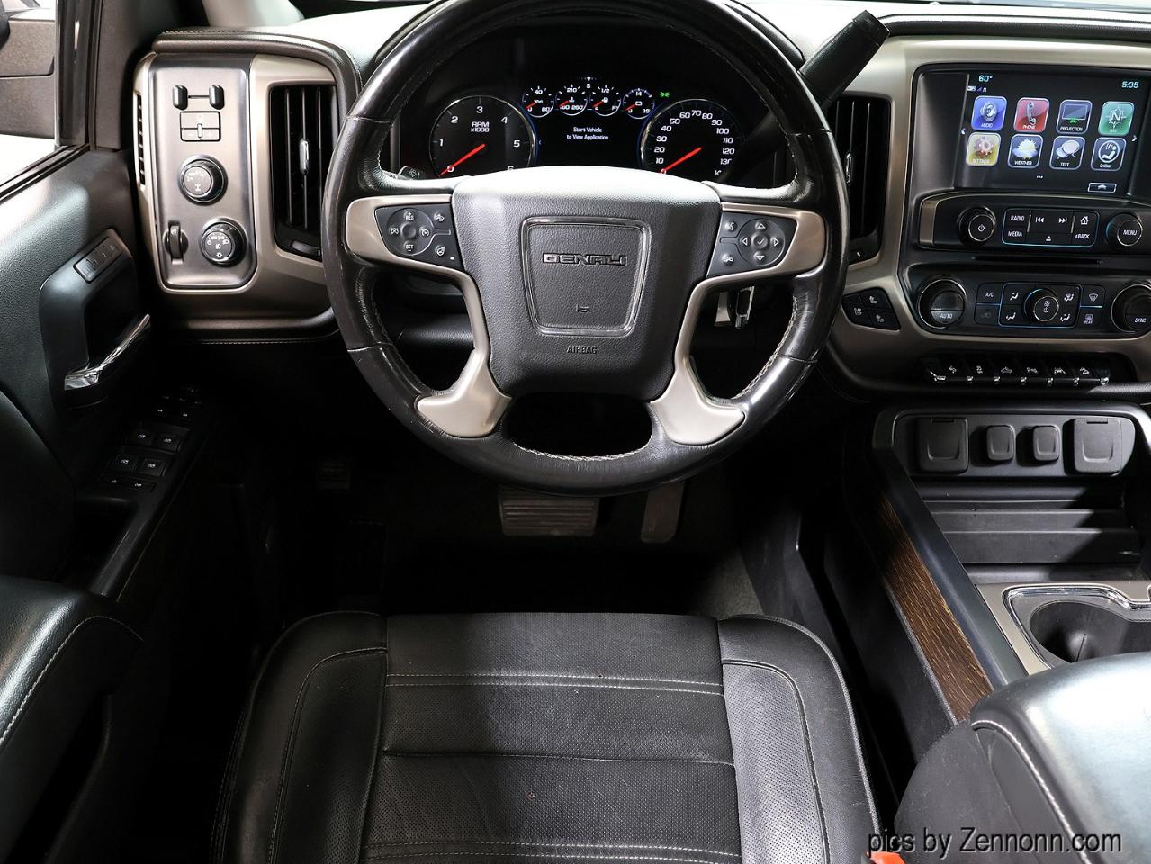 GMC Sierra 1500 4WD Crew Cab 143.5" Denali 2018