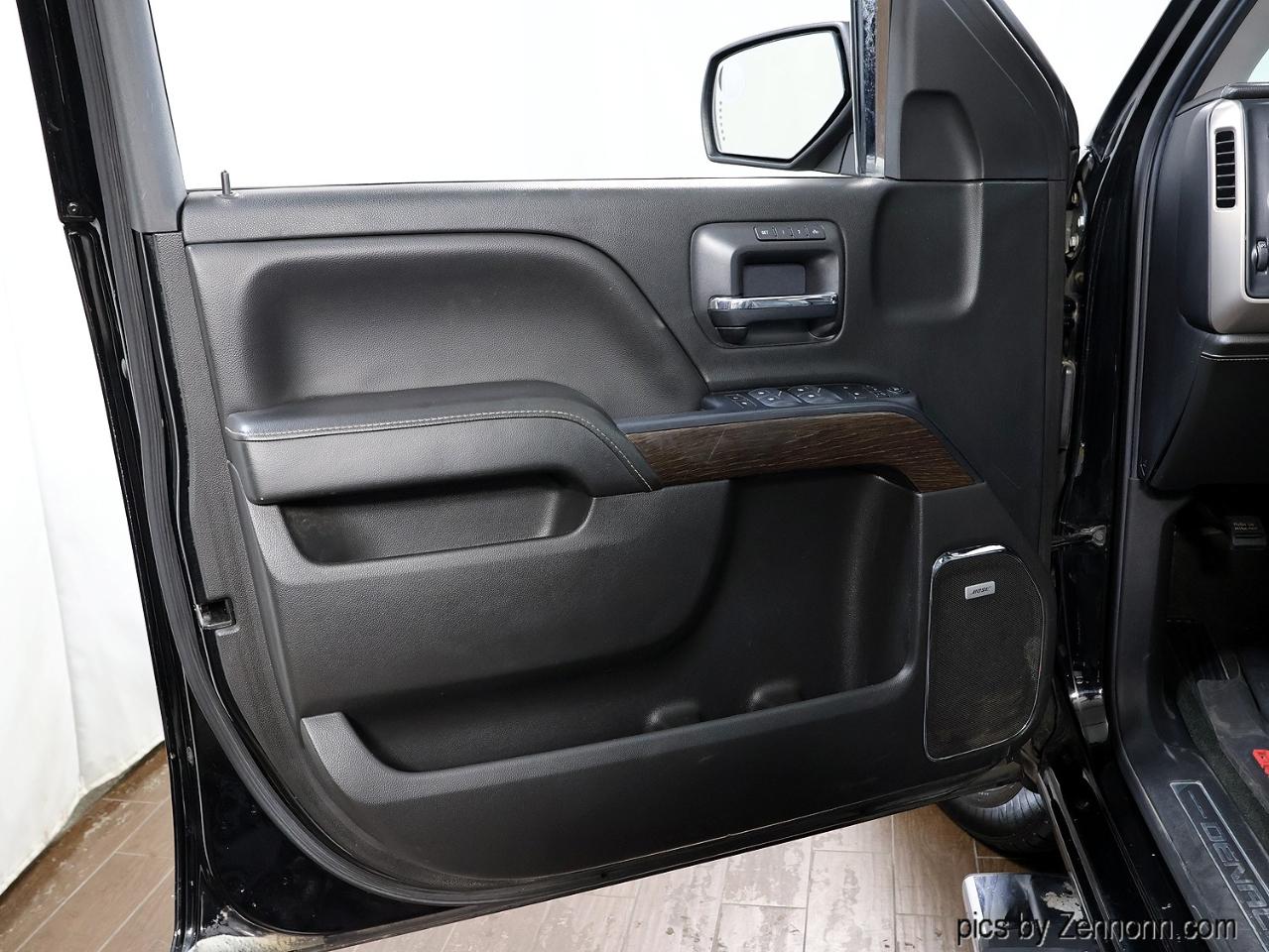 GMC Sierra 1500 4WD Crew Cab 143.5" Denali 2018