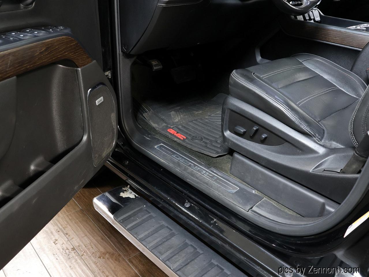 GMC Sierra 1500 4WD Crew Cab 143.5" Denali 2018