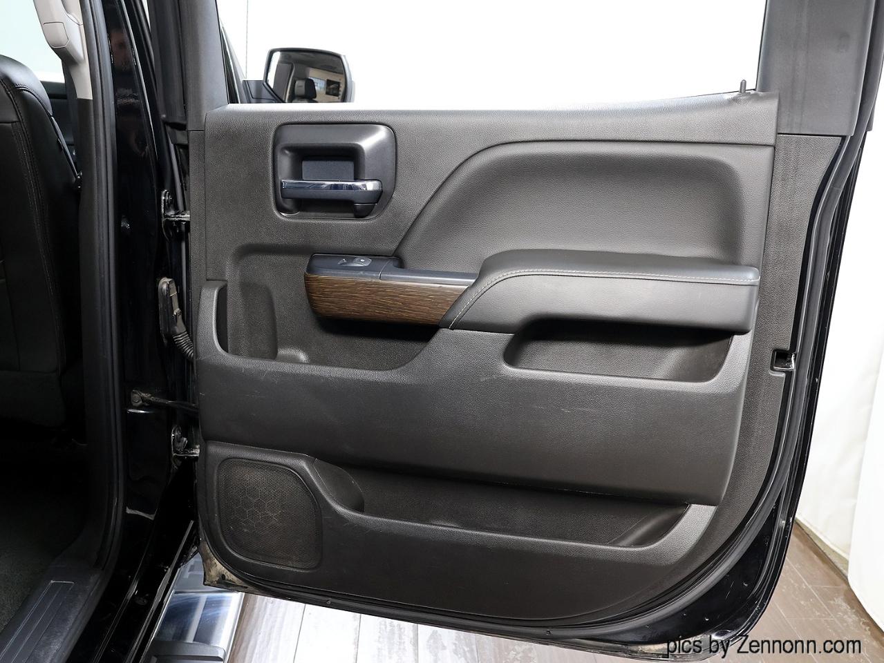 GMC Sierra 1500 4WD Crew Cab 143.5" Denali 2018