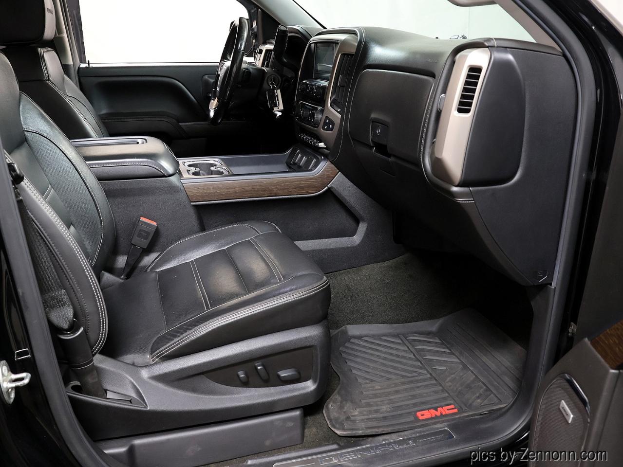 GMC Sierra 1500 4WD Crew Cab 143.5" Denali 2018