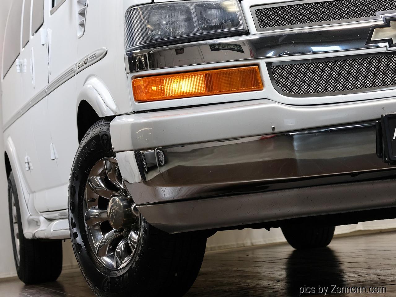 Chevrolet Express Passenger RWD 3500 155" LT 2010