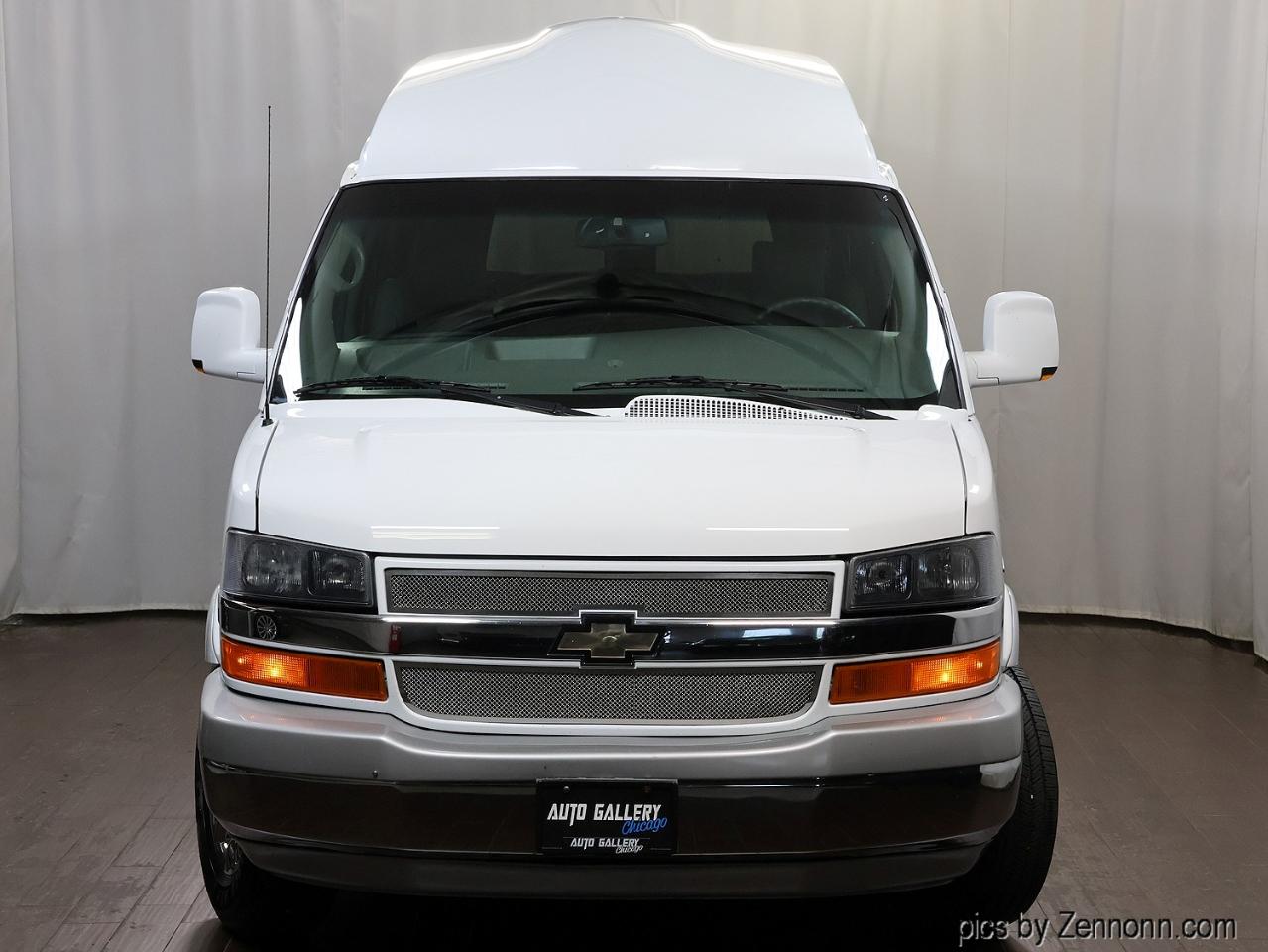 Chevrolet Express Passenger RWD 3500 155" LT 2010