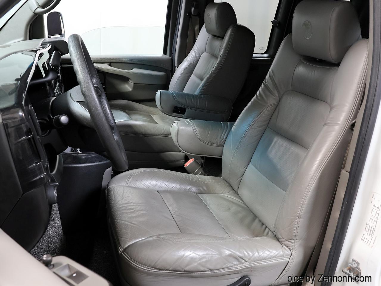 Chevrolet Express Passenger RWD 3500 155" LT 2010