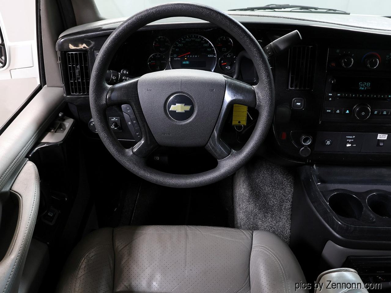 Chevrolet Express Passenger RWD 3500 155" LT 2010