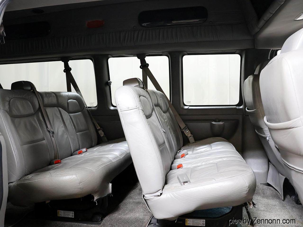 Chevrolet Express Passenger RWD 3500 155" LT 2010