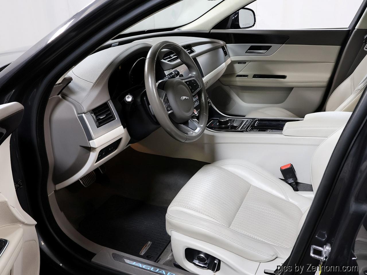 Jaguar XF Sedan 25t Prestige AWD 2020