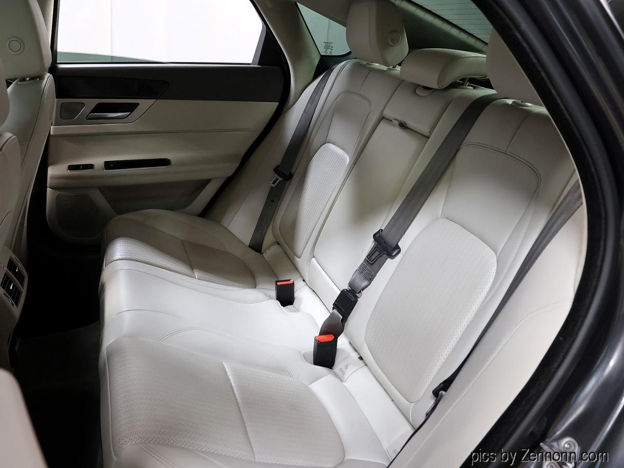 Jaguar XF Sedan 25t Prestige AWD 2020