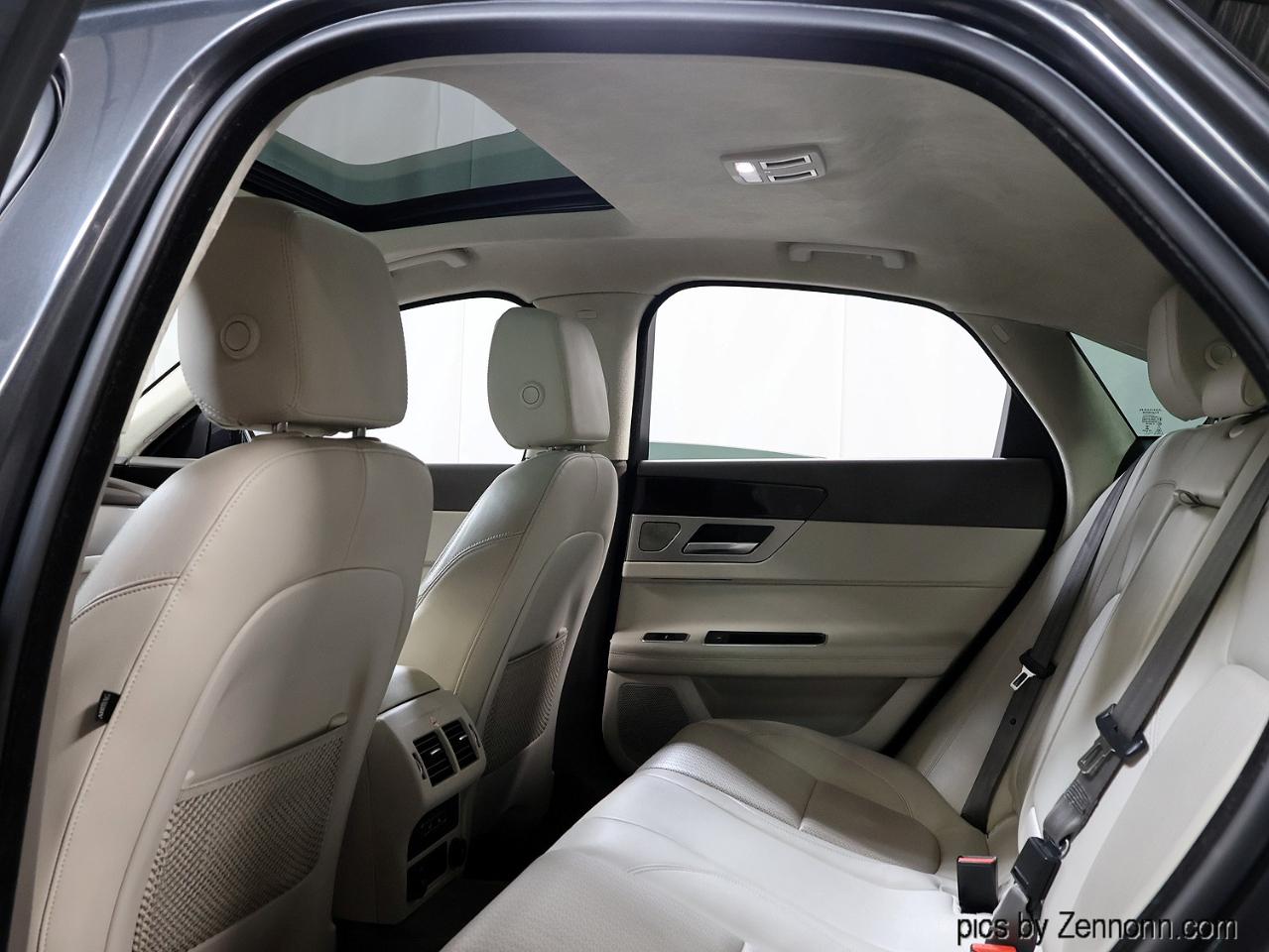 Jaguar XF Sedan 25t Prestige AWD 2020