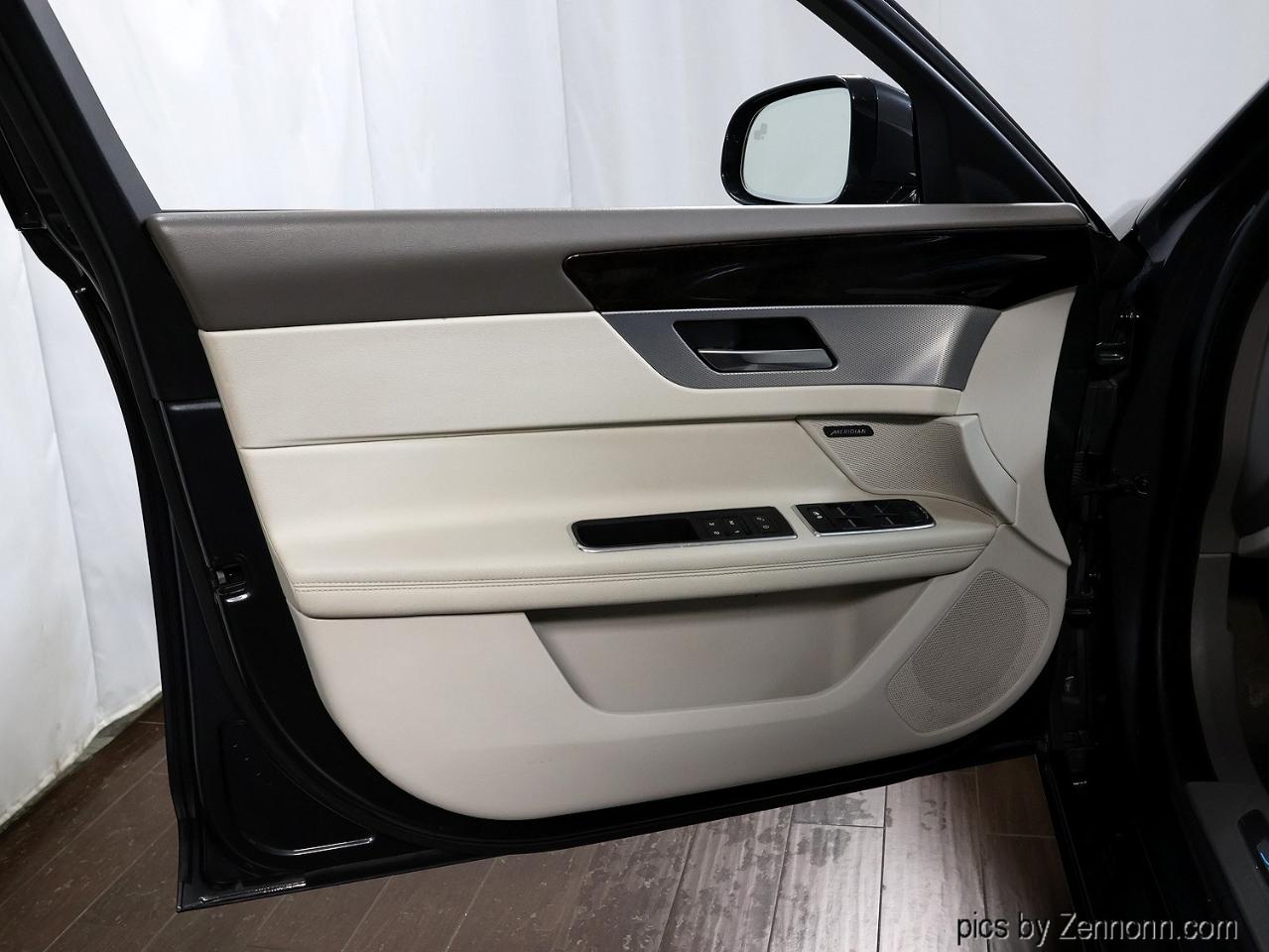 Jaguar XF Sedan 25t Prestige AWD 2020