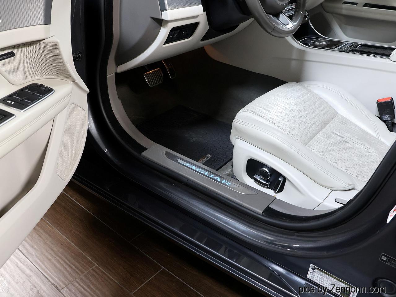 Jaguar XF Sedan 25t Prestige AWD 2020