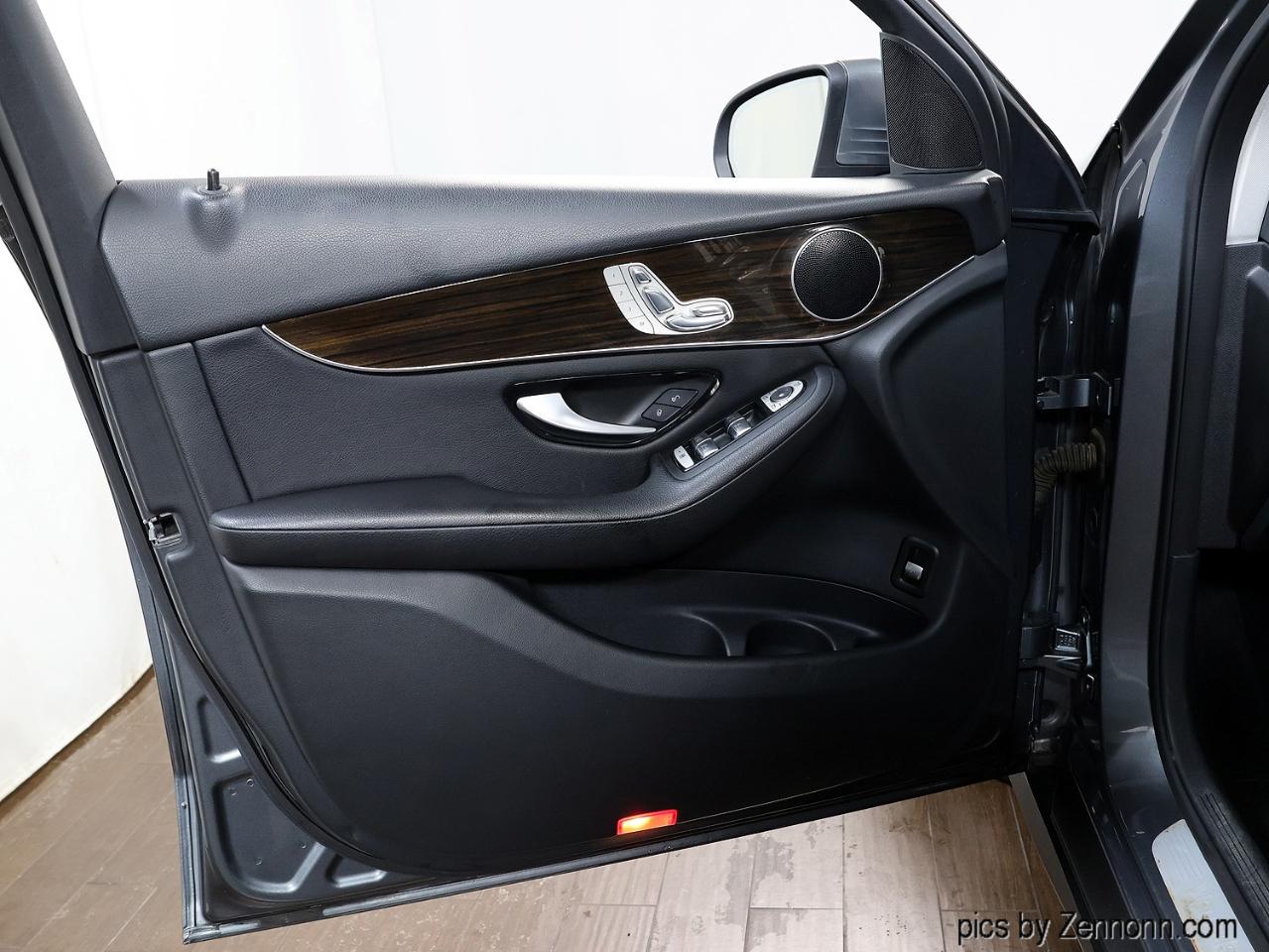 Mercedes-Benz GLC 4MATIC 4dr GLC 300 2016