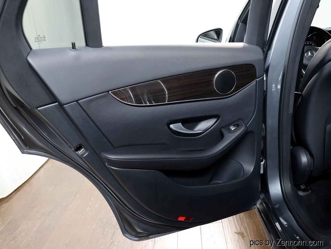 Mercedes-Benz GLC 4MATIC 4dr GLC 300 2016