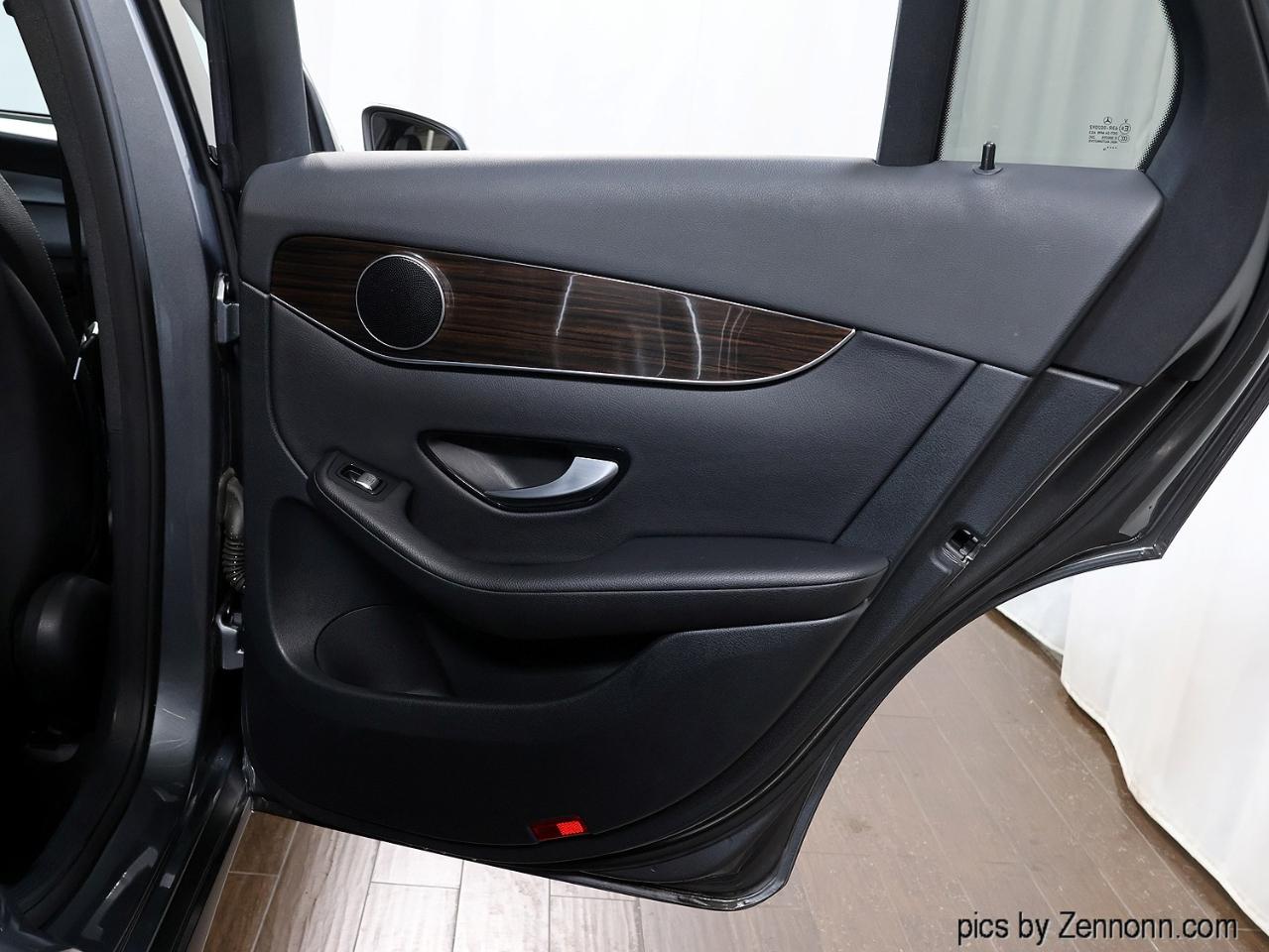 Mercedes-Benz GLC 4MATIC 4dr GLC 300 2016