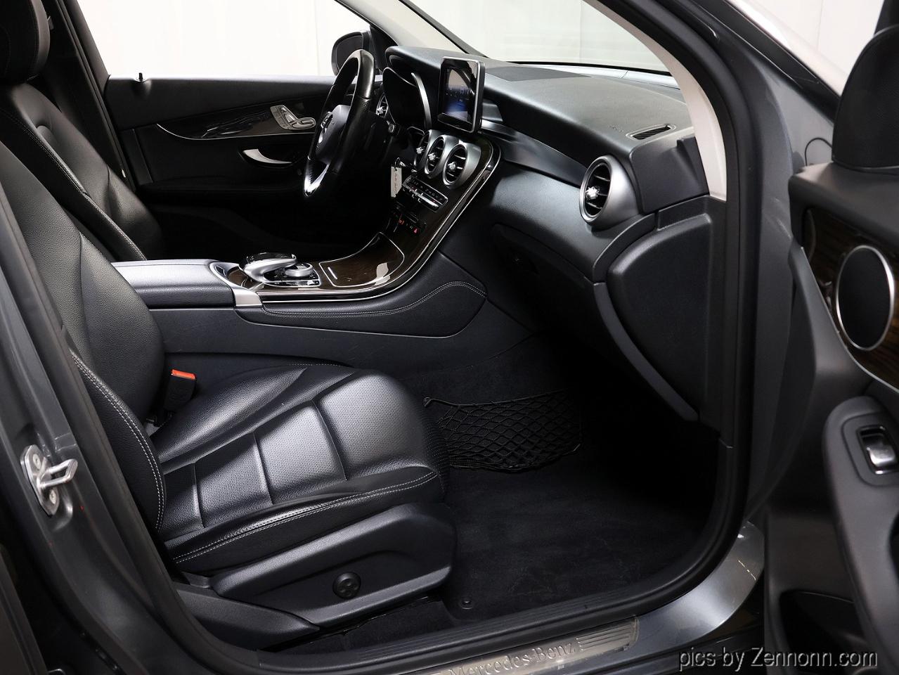 Mercedes-Benz GLC 4MATIC 4dr GLC 300 2016