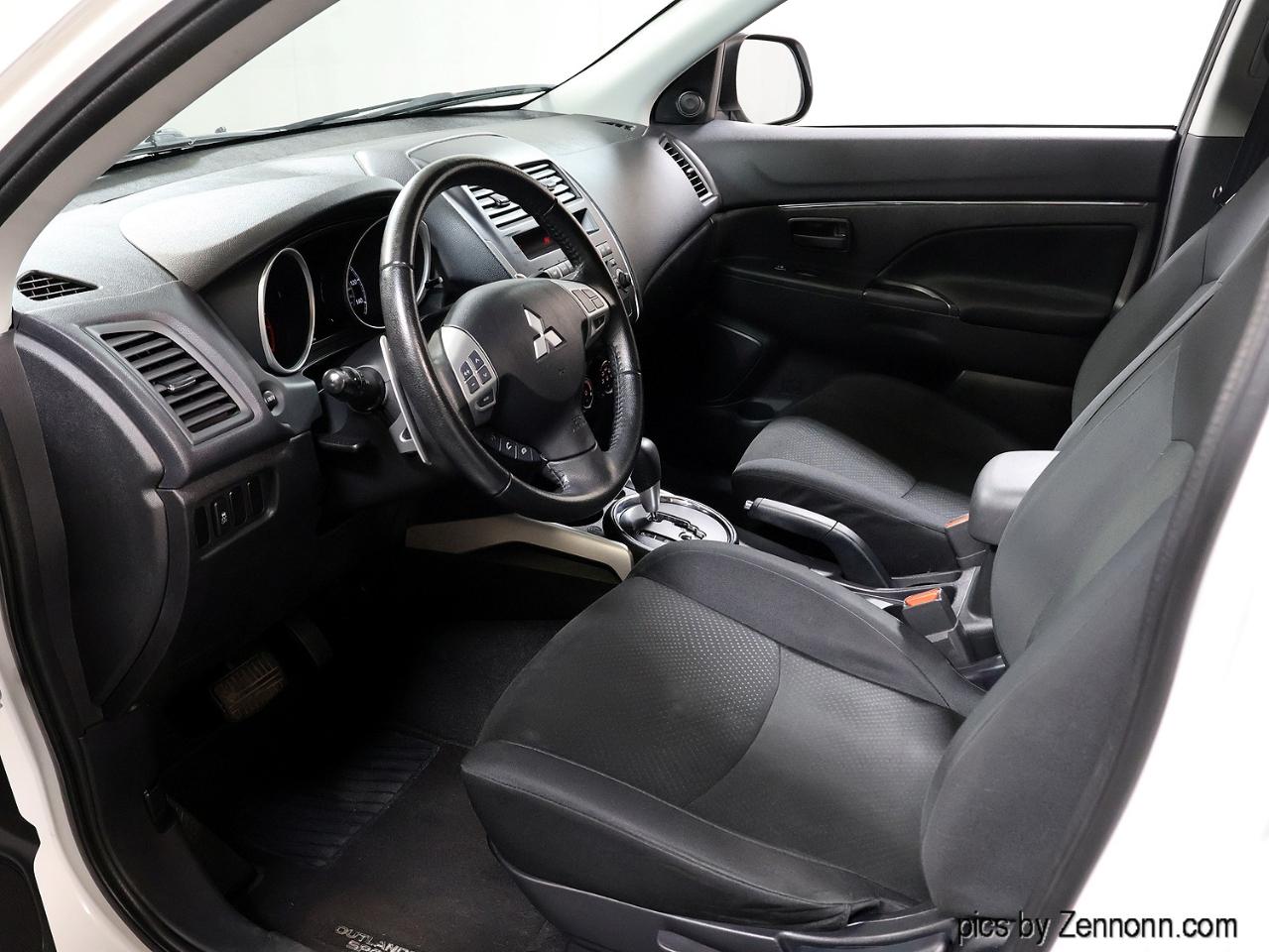 Mitsubishi Outlander Sport  2013