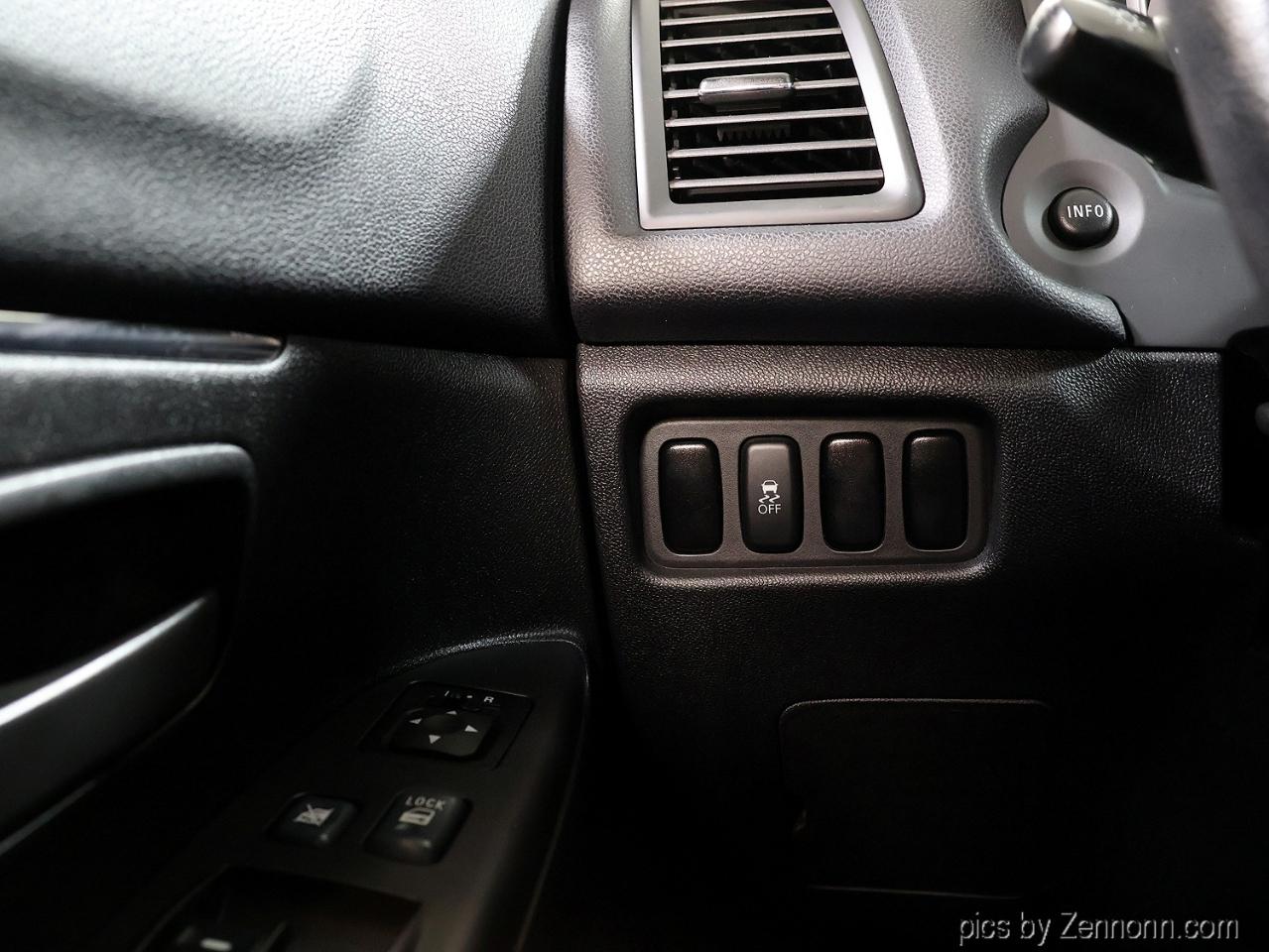 Mitsubishi Outlander Sport  2013