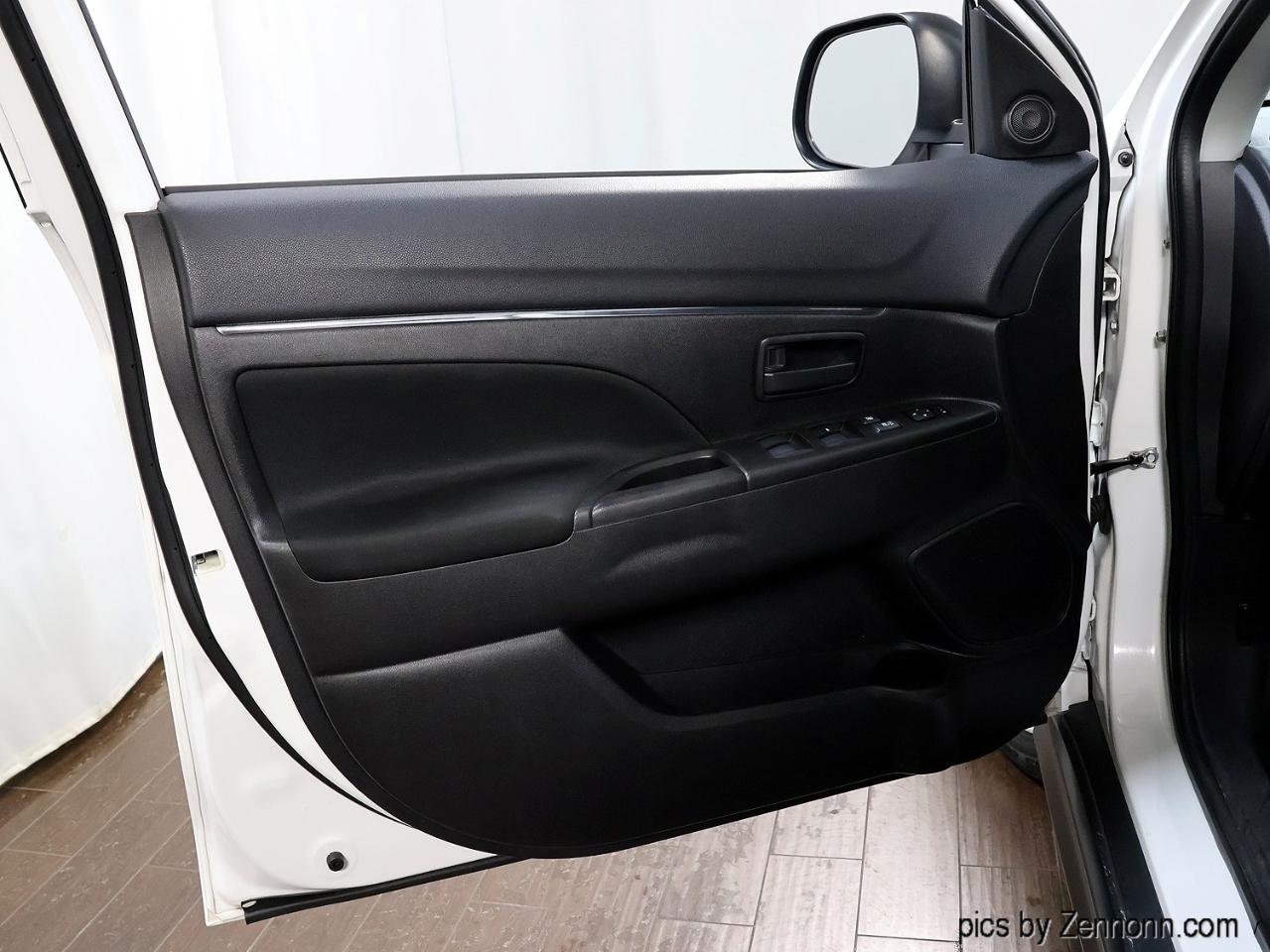 Mitsubishi Outlander Sport  2013