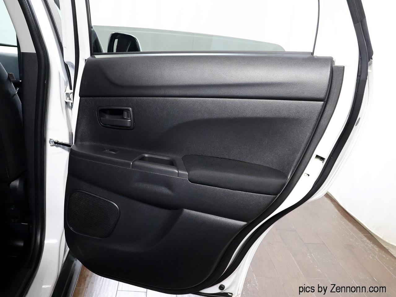 Mitsubishi Outlander Sport  2013