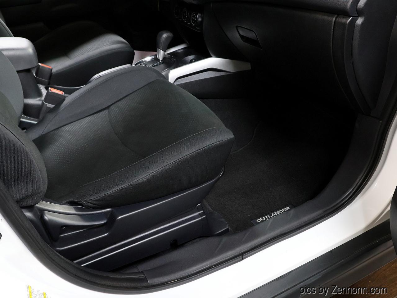 Mitsubishi Outlander Sport  2013