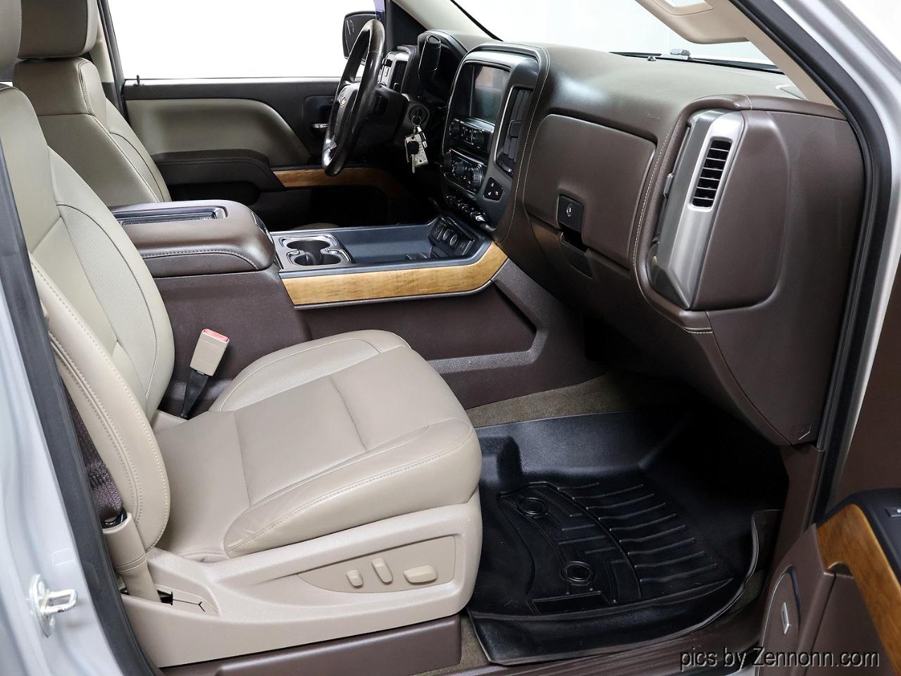 Chevrolet Silverado 1500 4WD Crew Cab 143.5" LTZ w/1LZ 2017