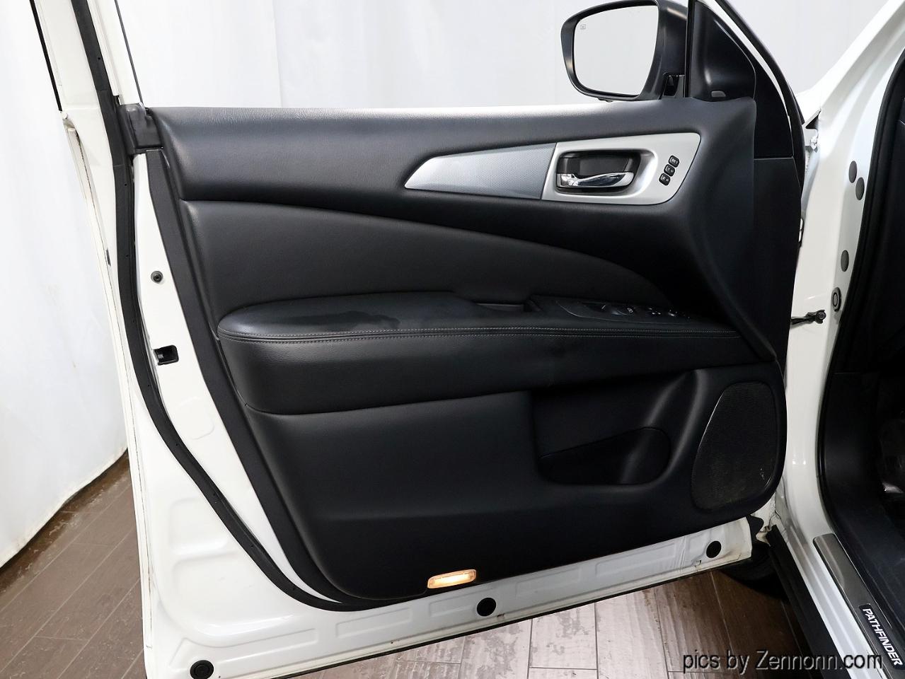 Nissan Pathfinder 4x4 SL 2018