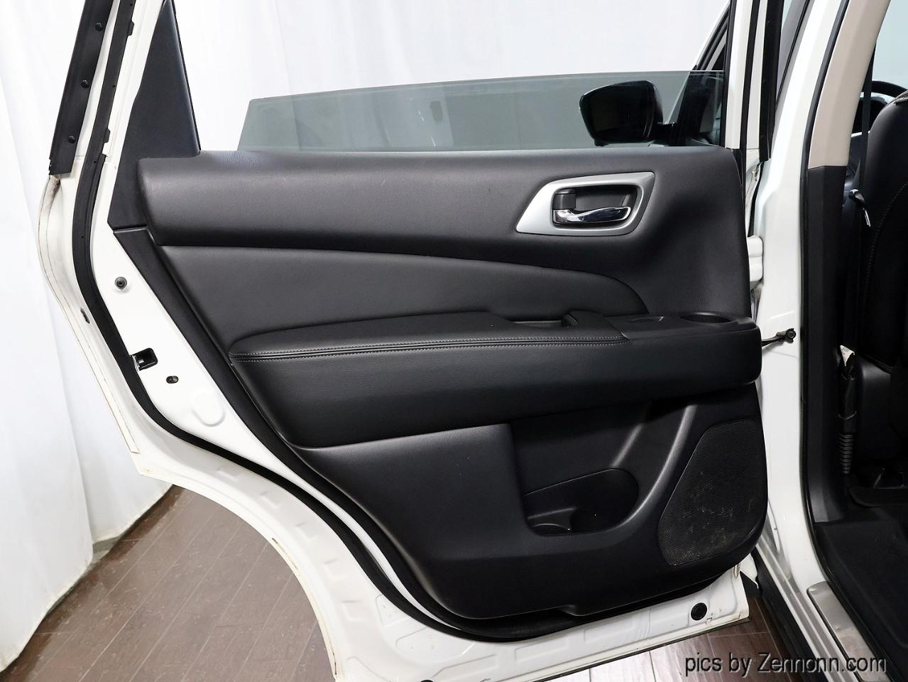 Nissan Pathfinder 4x4 SL 2018