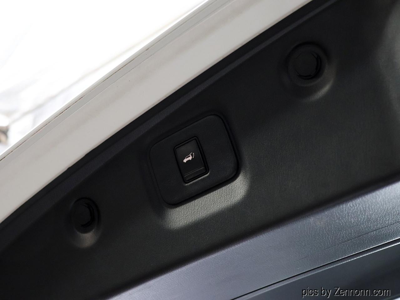 Nissan Pathfinder 4x4 SL 2018