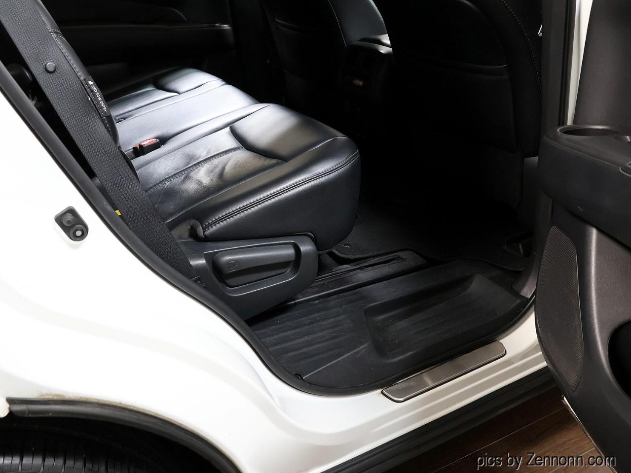 Nissan Pathfinder 4x4 SL 2018