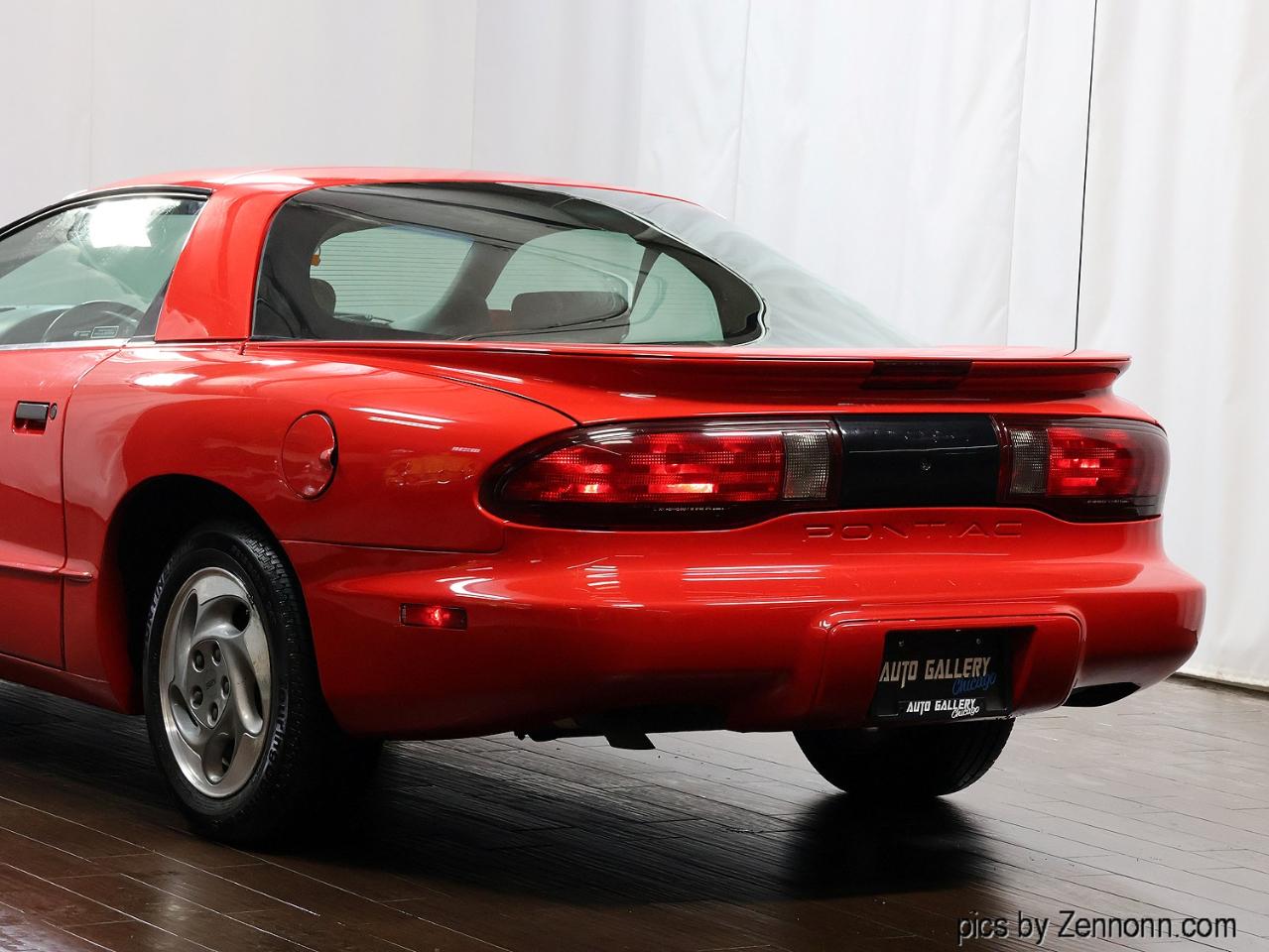 Pontiac Firebird 2dr Coupe Firebird Hatchback 1993