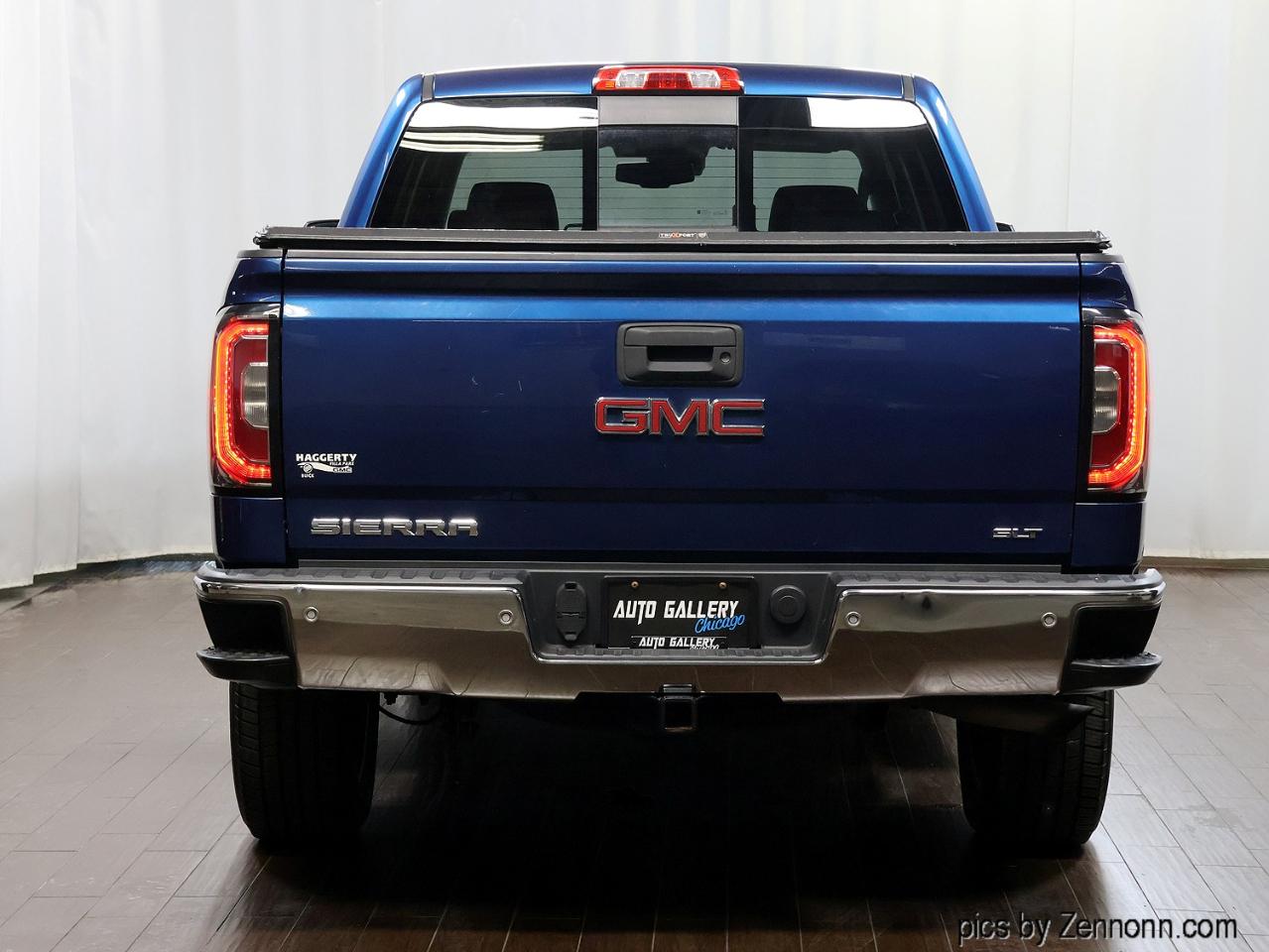 GMC Sierra 1500 4WD Crew Cab 143.5" SLT 2017