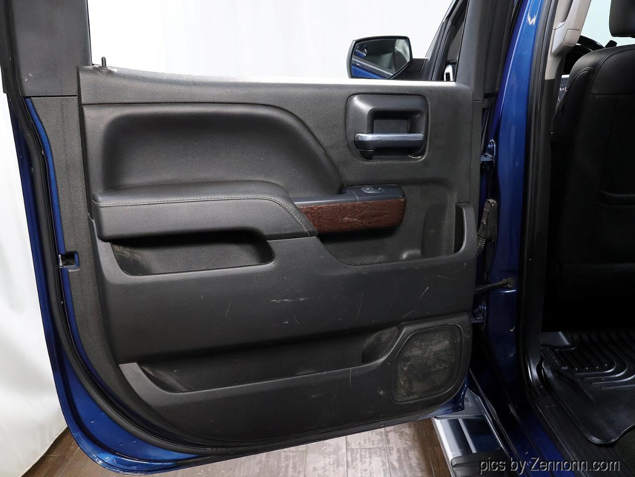 GMC Sierra 1500 4WD Crew Cab 143.5" SLT 2017