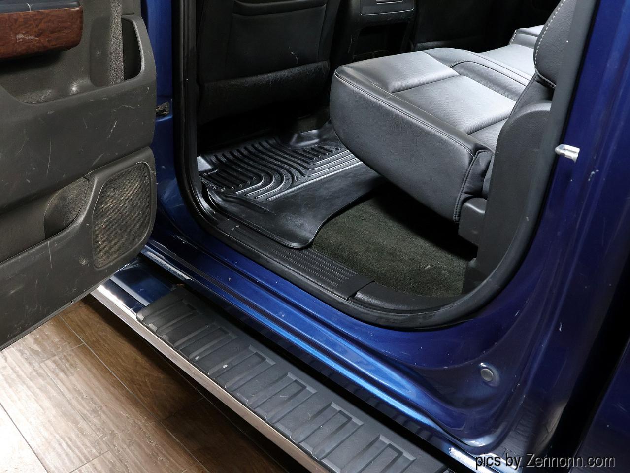 GMC Sierra 1500 4WD Crew Cab 143.5" SLT 2017