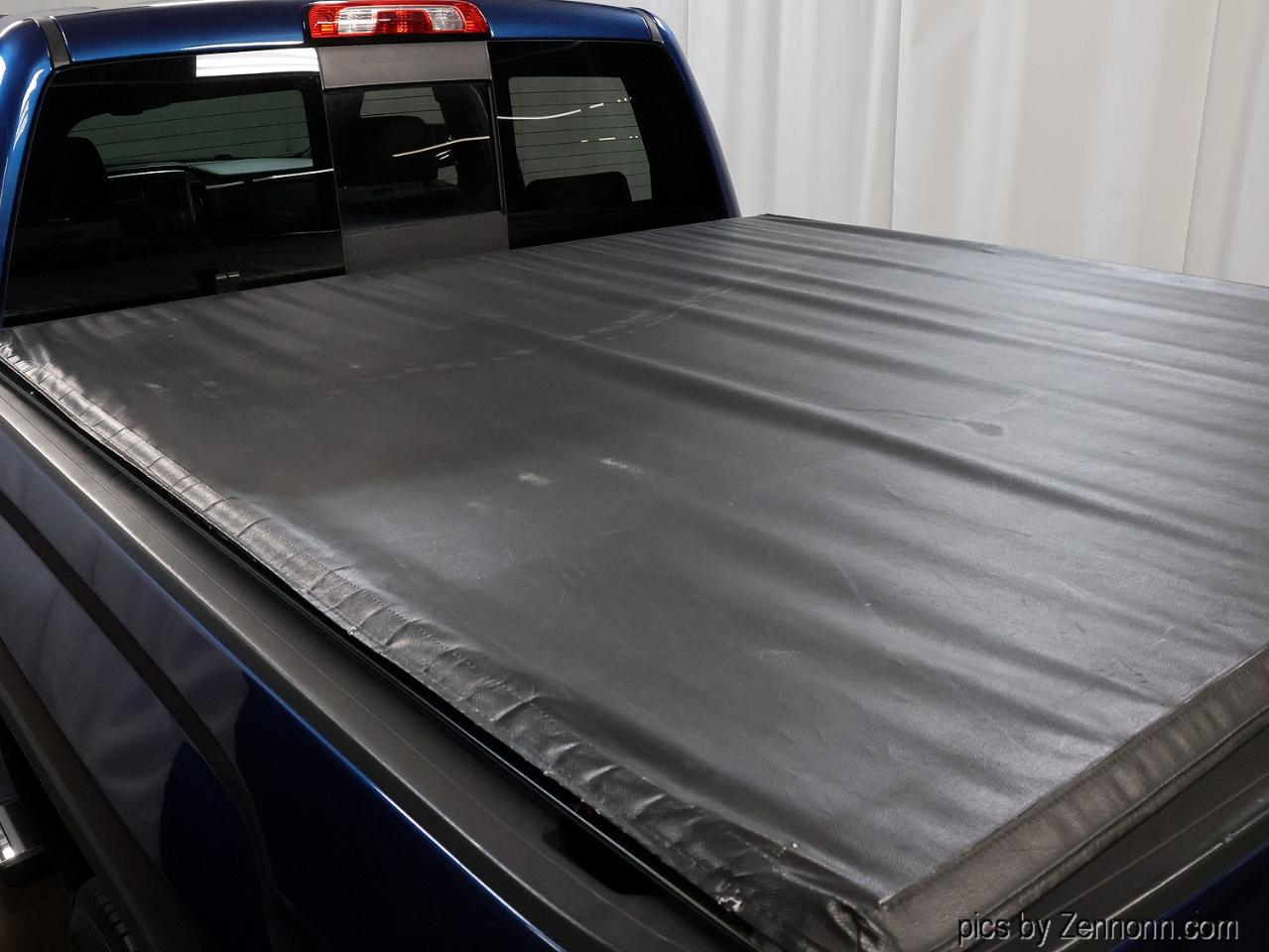 GMC Sierra 1500 4WD Crew Cab 143.5" SLT 2017