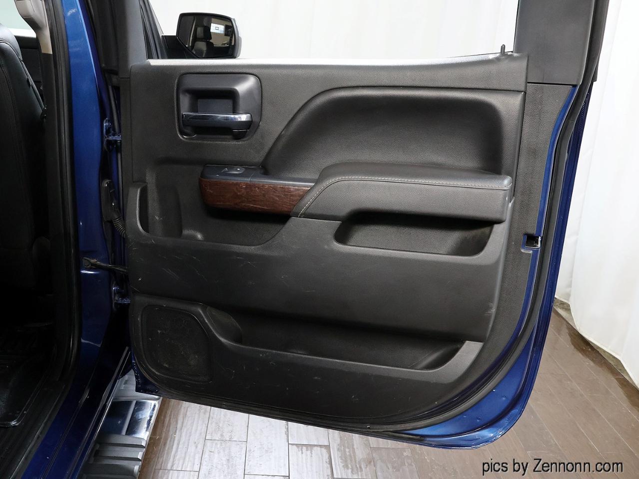 GMC Sierra 1500 4WD Crew Cab 143.5" SLT 2017