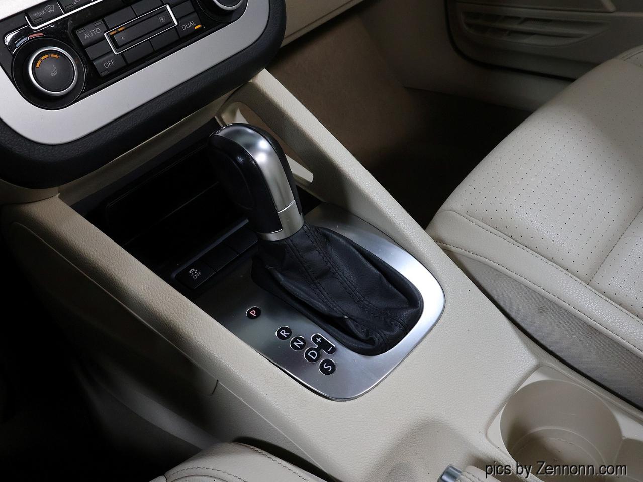 Volkswagen Eos 2dr Conv Komfort SULEV 2012