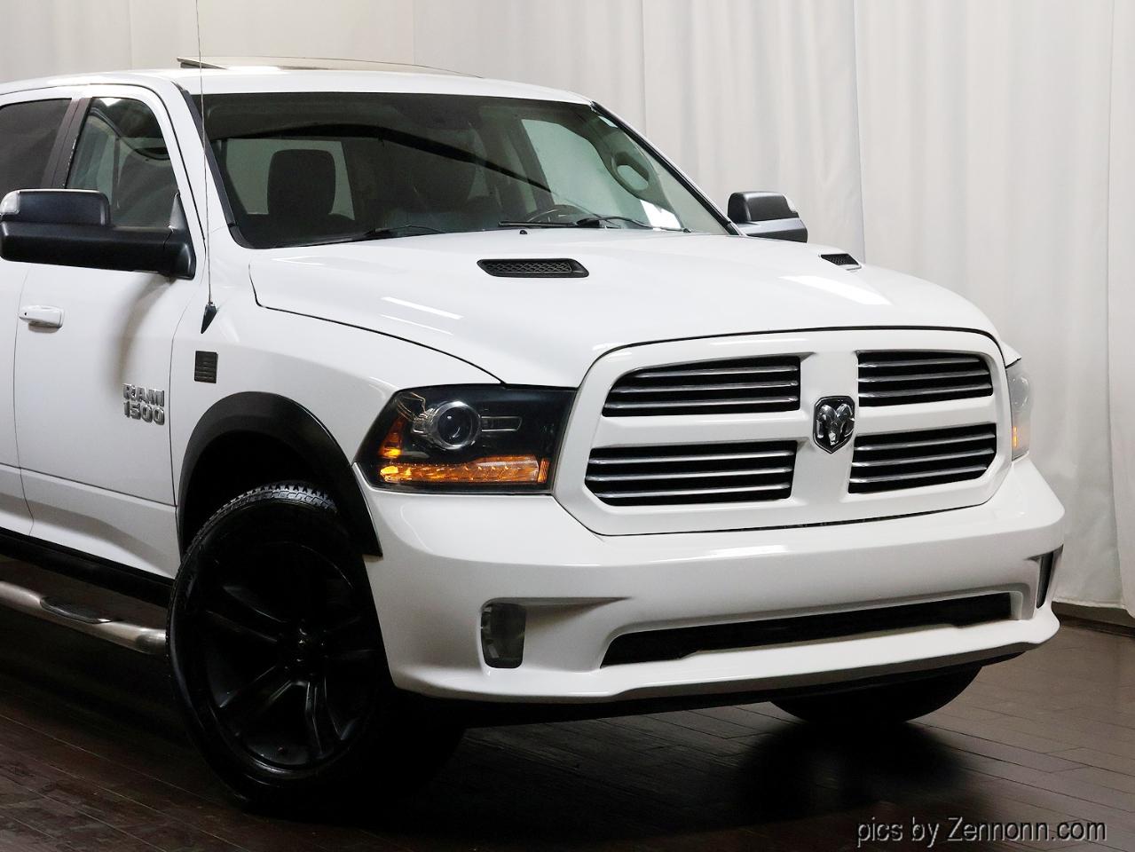 RAM 1500 4WD Crew Cab 140.5" Sport 2014