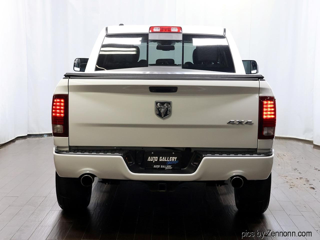 RAM 1500 4WD Crew Cab 140.5" Sport 2014