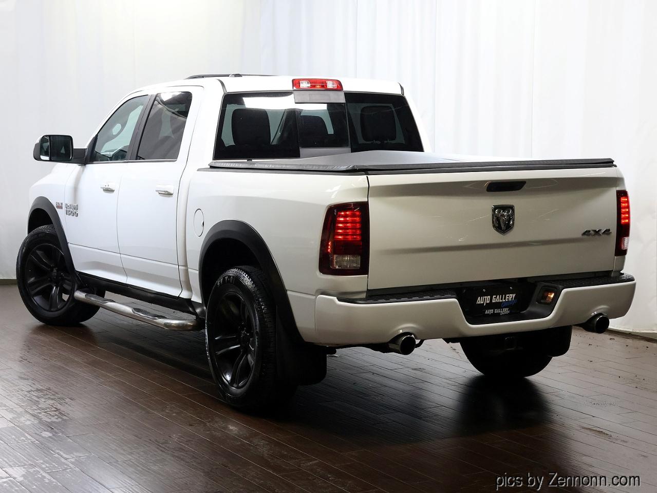 RAM 1500 4WD Crew Cab 140.5" Sport 2014